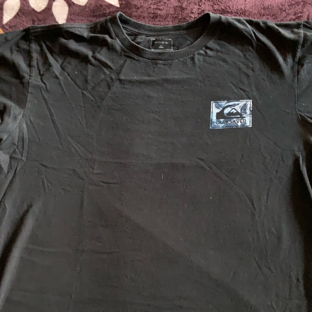 Black men’s XL QuickSilver graphic T-shirt